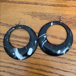 Black and white marble hoops